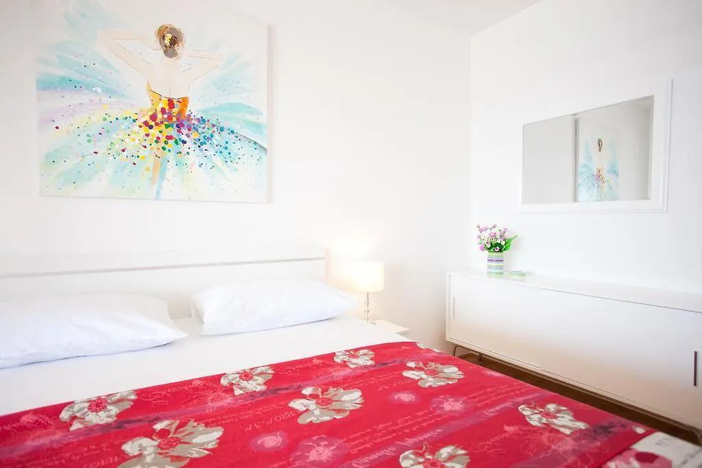 Luxury Beach Front Apt With Seaside View And Free Parking Split 0*,