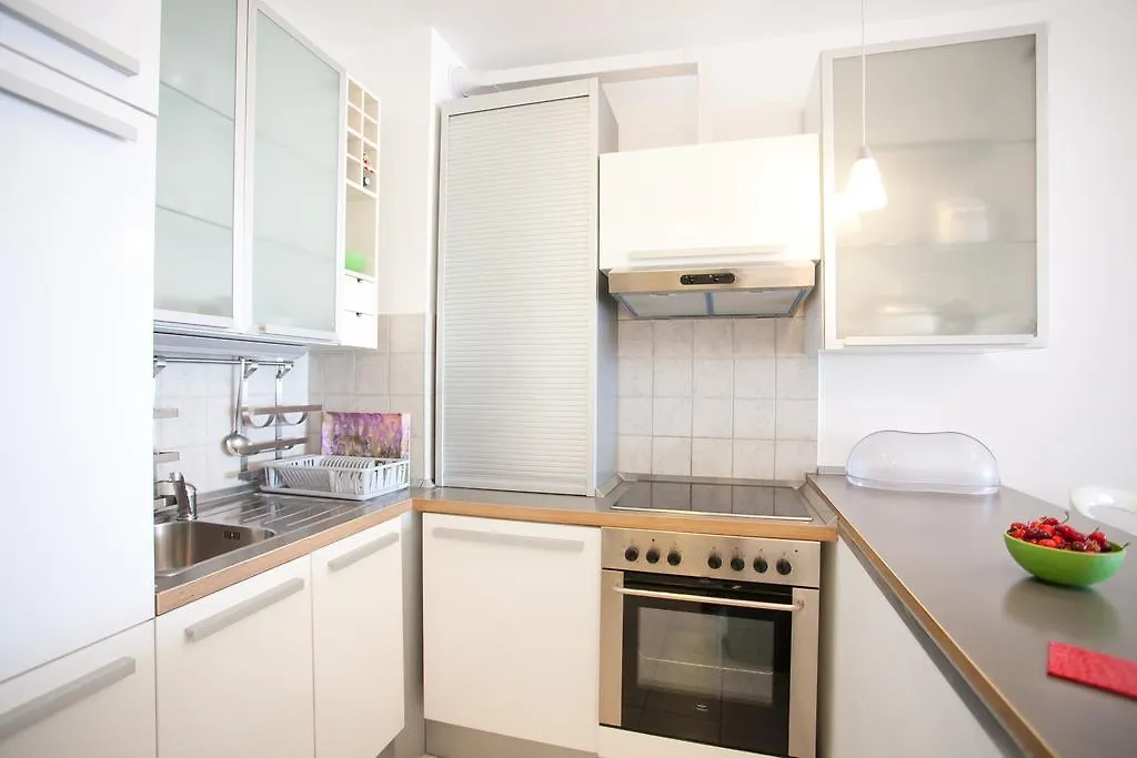 Apartment Luxury Beach Front Apt With Seaside View And Free Parking Split
