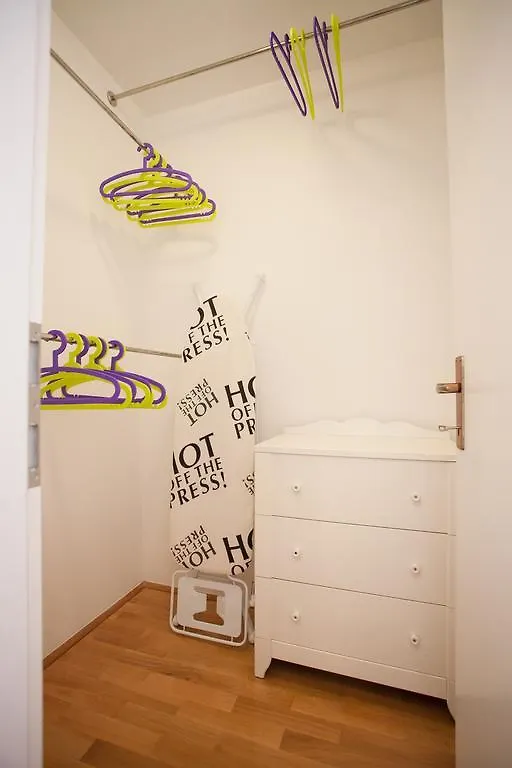 아파트 Luxury Beach Front Apt With Seaside View And Free Parking 스플리트