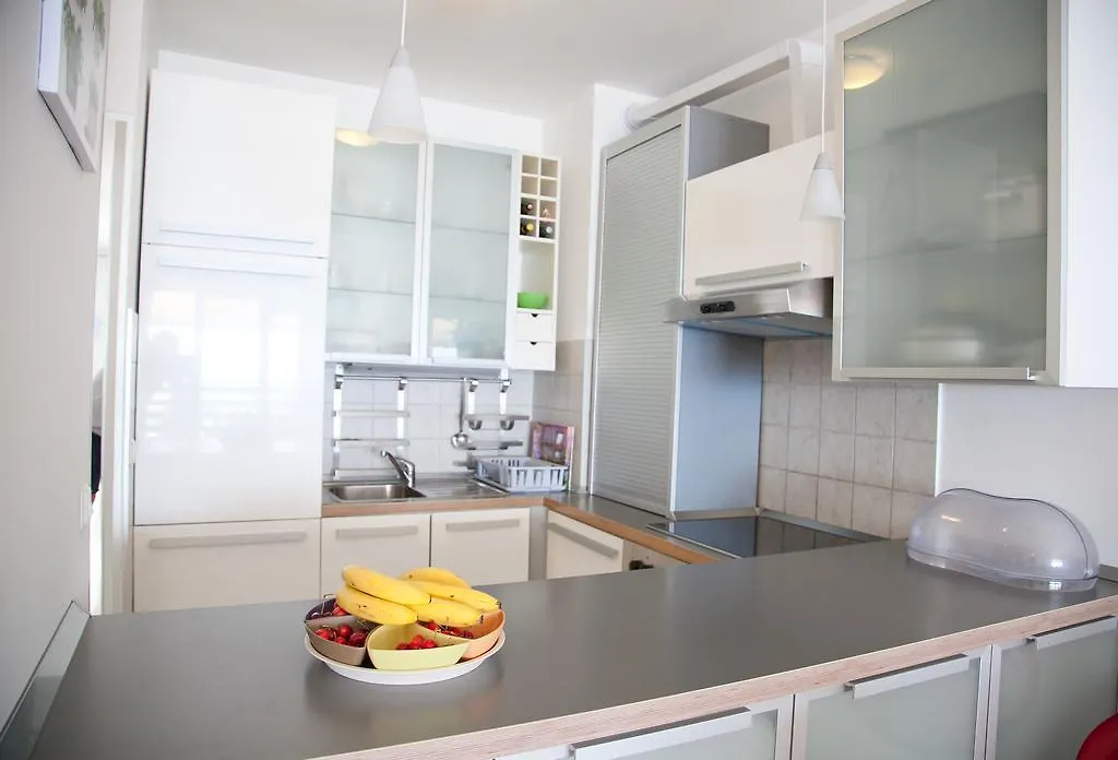 Luxury Beach Front Apt With Seaside View And Free Parking Split