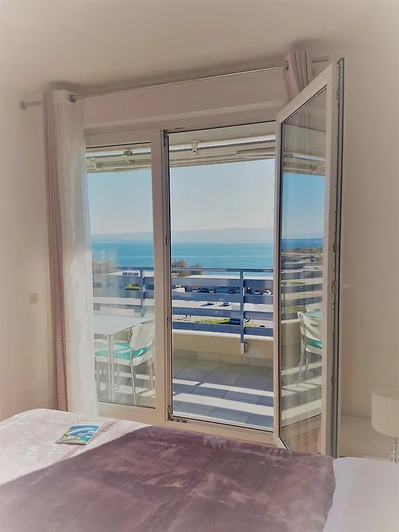 Apartment Luxury Beach Front Apt With Seaside View And Free Parking Split