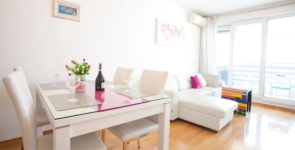 Apartment Luxury Beach Front Apt With Seaside View And Free Parking Split