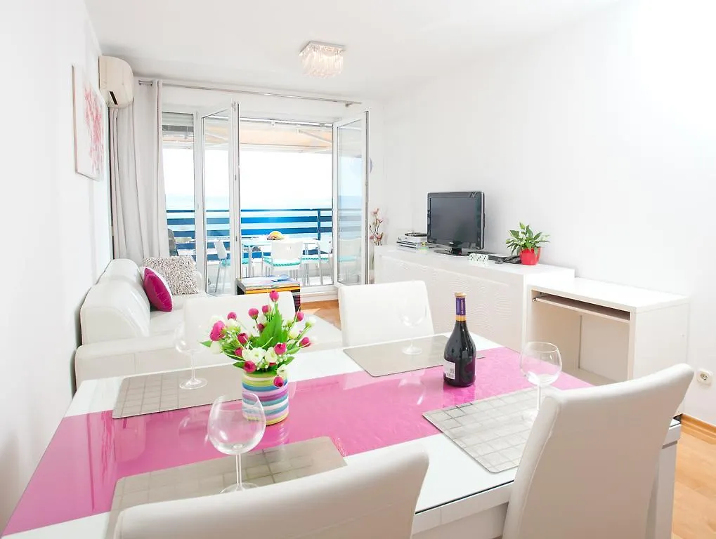 Luxury Beach Front Apt With Seaside View And Free Parking スプリト 0*,